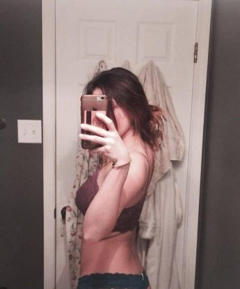 Я страстная, креативная и опытная индивидуалка, готовая подарить тебе незабываемые моменты удовольствия. Не считай меня обычной проституткой - я предлагаю не только телесные наслаждения, но и душевное сопровождение.
🌹 Мои услуги разнообразны и индивидуально подстраиваются под твои желания и фантазии. Я могу стать твоей нежной подругой на час, готовой послушать и поддержать, или сделать для тебя самые смелые и волнующие фантазии реальностью.
🔥 Моя стройная фигура и нежные губы обещают незабываемое удовольствие. Я умею быть страстной и нежной одновременно, мои руки и губы сделают тебя чувствовать особенным.
💫 У меня есть множество положительных отзывов от моих предыдущих клиентов, которые восхищались не только моим внешним видом, но и моей индивидуальностью и умением создать атмосферу безудержного наслаждения.
📸 Я прилагаю фото, чтобы ты имел представление о моей внешности. Но поверь мне, в реальности я выгляжу еще лучше.
🌟 Так давай сделаем нашу встречу незабываемой. Я жду тебя в своей уютной квартире в Москве, чтобы окунуться в мир наслаждения и страсти вместе. Не упускай возможность побаловать себя лучшим! 💋 8165, 23 года